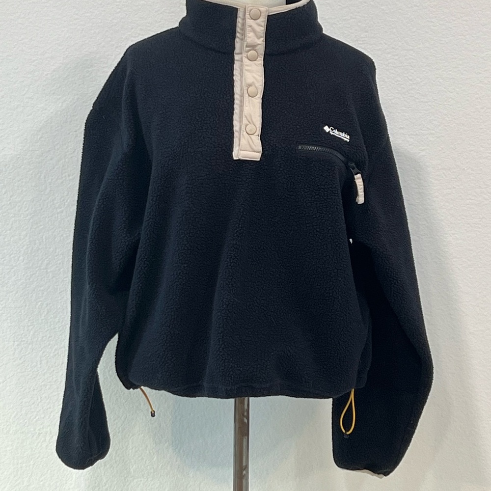 Columbia Black and Cream Fleece Pullover